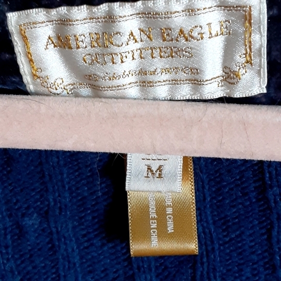 American Eagle Outfitters vneck sweater size m - Picture 7 of 7